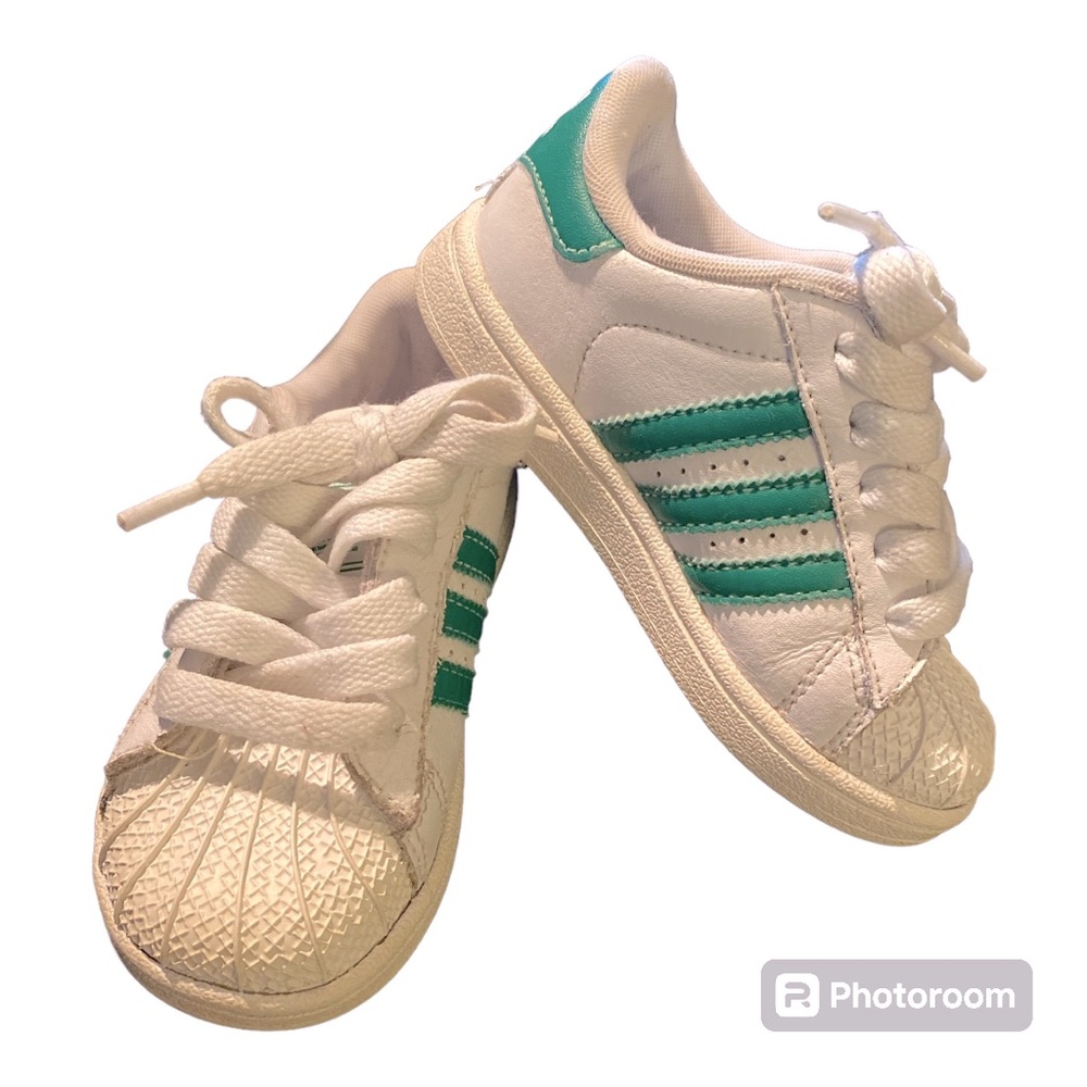 Adidas Stan Smith White and Green Tennis Shoes Youth size 8.5
